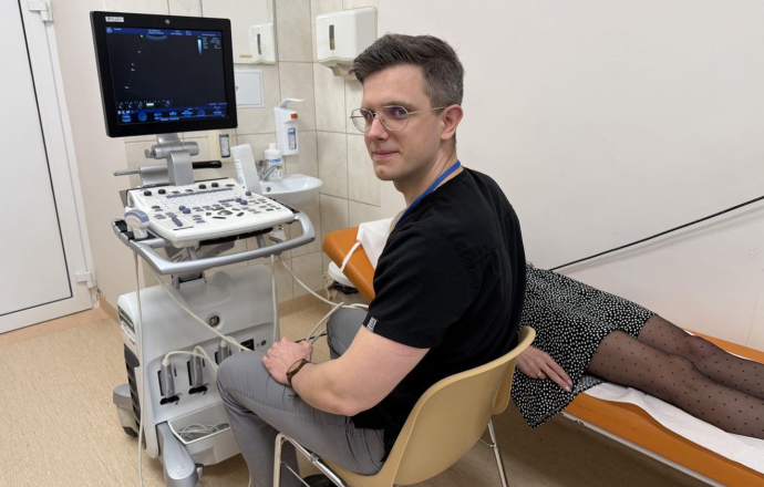 Bartosz Domagała - specjalista endokrynolog, który ukończył szkolenie specjalizacyjne w Klinice Endokrynologii, Endokrynologii Onkologicznej, Medycyny Nuklearnej i Chorób Wewnętrznych w Szpitalu Uniwersyteckim w Krakowie