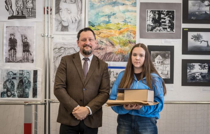 Wręczon nagrody za Ogólnopolski Konkurs Plastyczny dla uczniów szkół podstawowych „Świat wokół mnie”