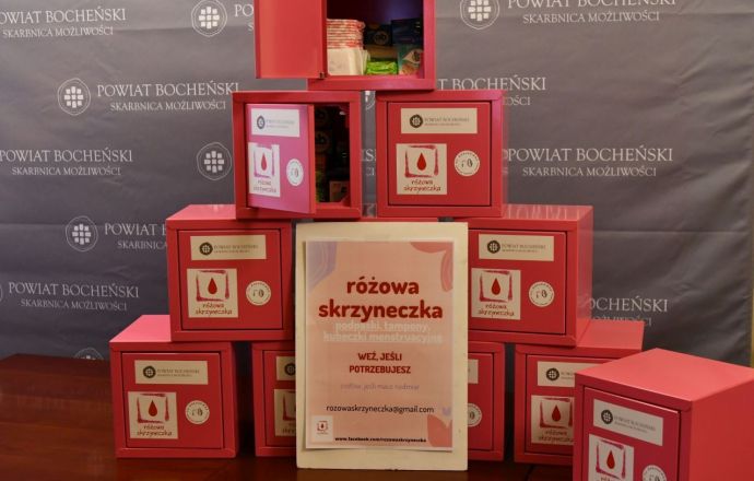 Różowe skrzyneczki w Powiecie Bocheńskim